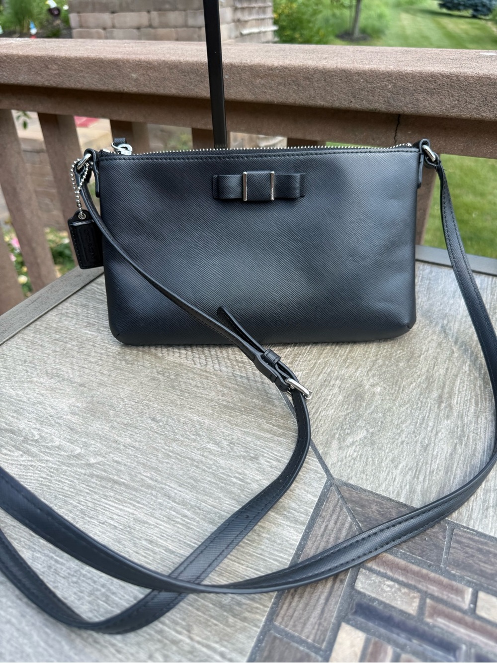 EUC Coach Darcy Bow East West Crossbody Bag Black Saffiano Leather Swing Pack